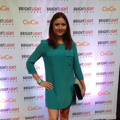 Joely Collins posing for an photoshoot during an award functions. 